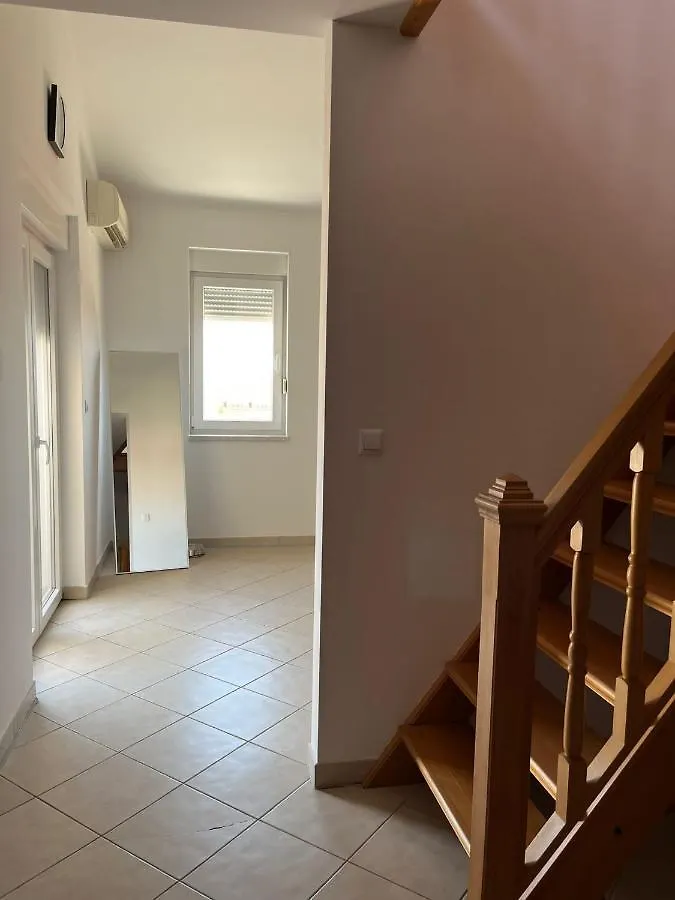 Apartment Happy Place 11 Liznjan Croatia